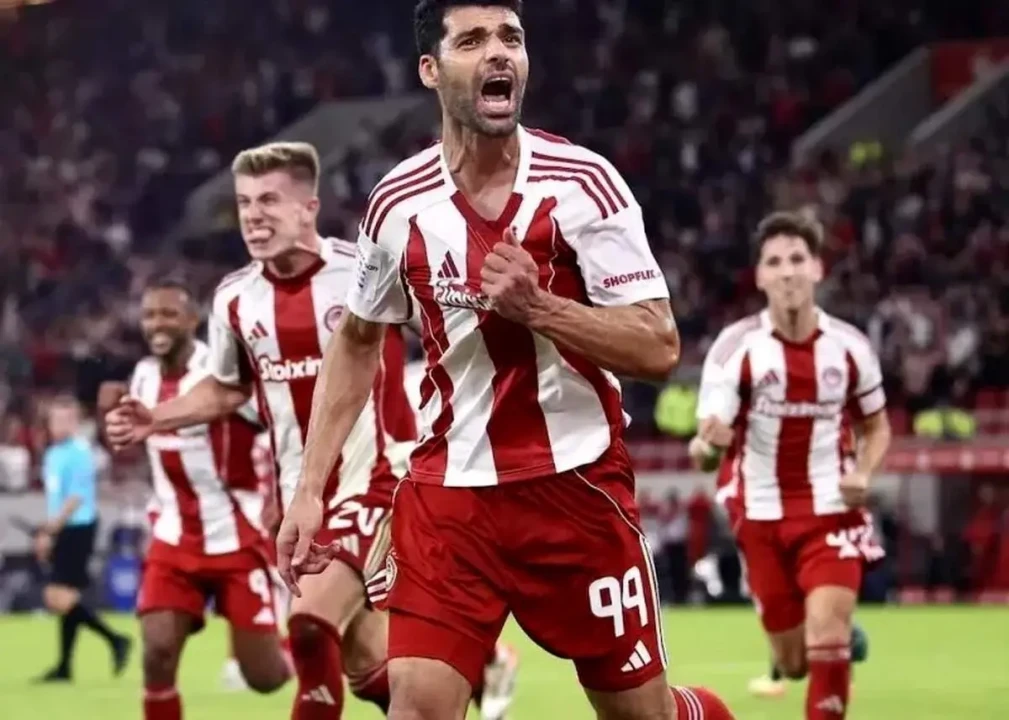 خوشحالی طارمی در المپیاکوس قاب شد + عکس خوشحالی طارمی در المپیاکوس قاب شد + عکس